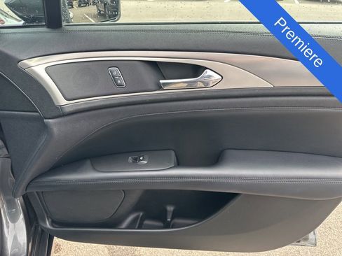 Used 2017 Lincoln MKZ Premiere FWD image 9