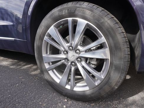 Certified 2025 Cadillac XT6 Premium Luxury FWD image 8