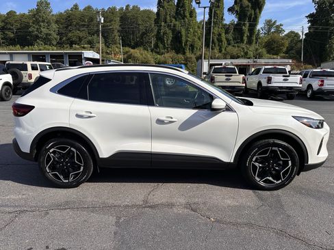 Certified 2026 Ford Escape Platinum w/ Equipment Group 601A AWD/4WD image 5