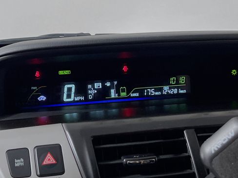 Used 2013 Toyota Prius V Five image 22