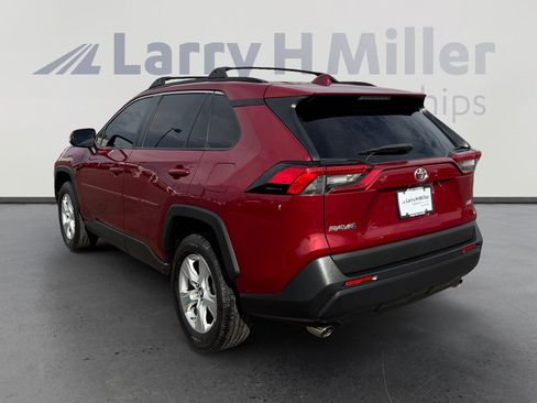 Used 2019 Toyota RAV4 XLE w/ Carpet Mat Package image 3