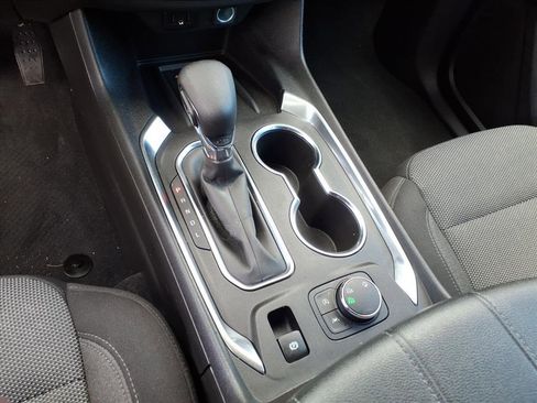 Used 2022 Chevrolet Traverse LT image 28