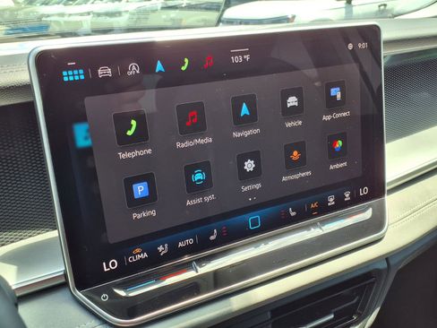 New 2026 Volkswagen Tiguan SE FWD image 17