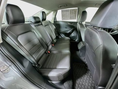 Certified 2023 Volkswagen Jetta SE w/ Panoramic Sunroof Package FWD image 27