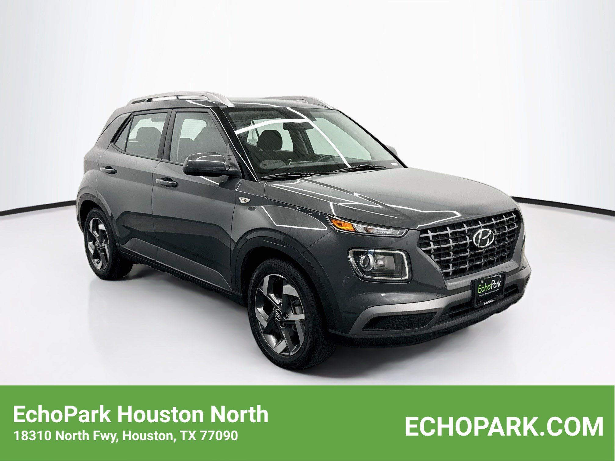 Used 2025 Hyundai Venue SEL FWD image 1