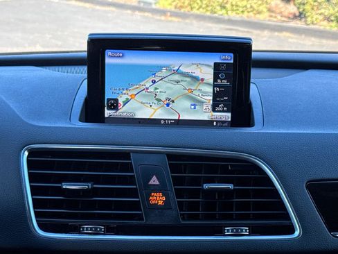 Used 2018 Audi Q3 2.0T Premium Plus w/ Premium Plus Package image 24