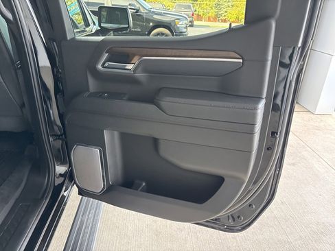 Used 2025 Chevrolet Silverado 1500 High Country w/ Technology Package image 30