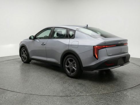 Used 2025 Kia K4 LXS image 6