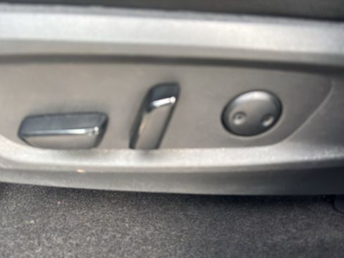 Used 2024 Nissan Pathfinder SV FWD image 18