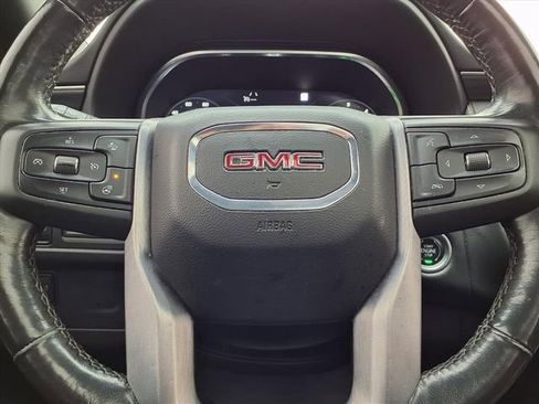 Used 2022 GMC Yukon SLT w/ SLT Premium Package image 16