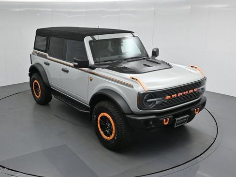 Used 2023 Ford Bronco Badlands w/ Sasquatch Package AWD/4WD image 38