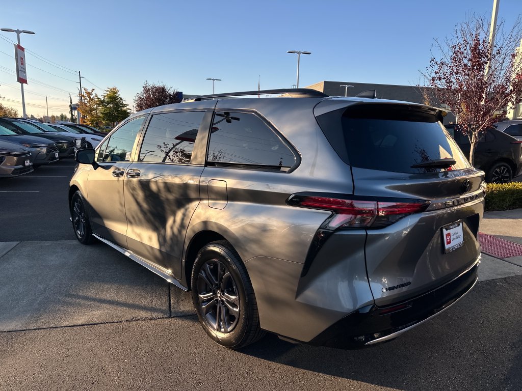 Certified 2026 Toyota Sienna XSE AWD/4WD image 3