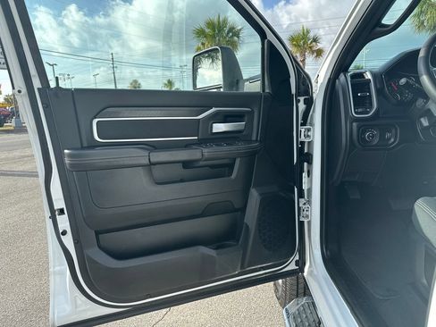Used 2025 RAM 2500 Big Horn AWD/4WD image 11
