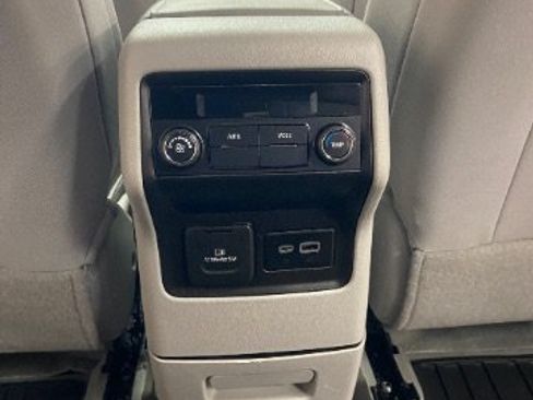 Used 2023 GMC Acadia SLE w/ Driver Convenience Package AWD/4WD image 22