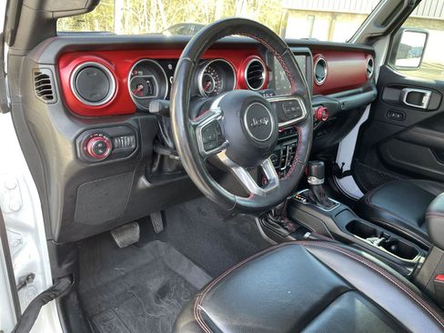 Certified 2022 Jeep Gladiator Rubicon w/ Cold Weather Group image 14