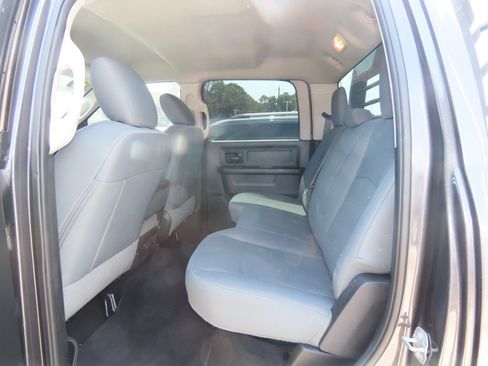 Used 2018 RAM 3500 Tradesman w/ Chrome Appearance Group AWD/4WD image 15
