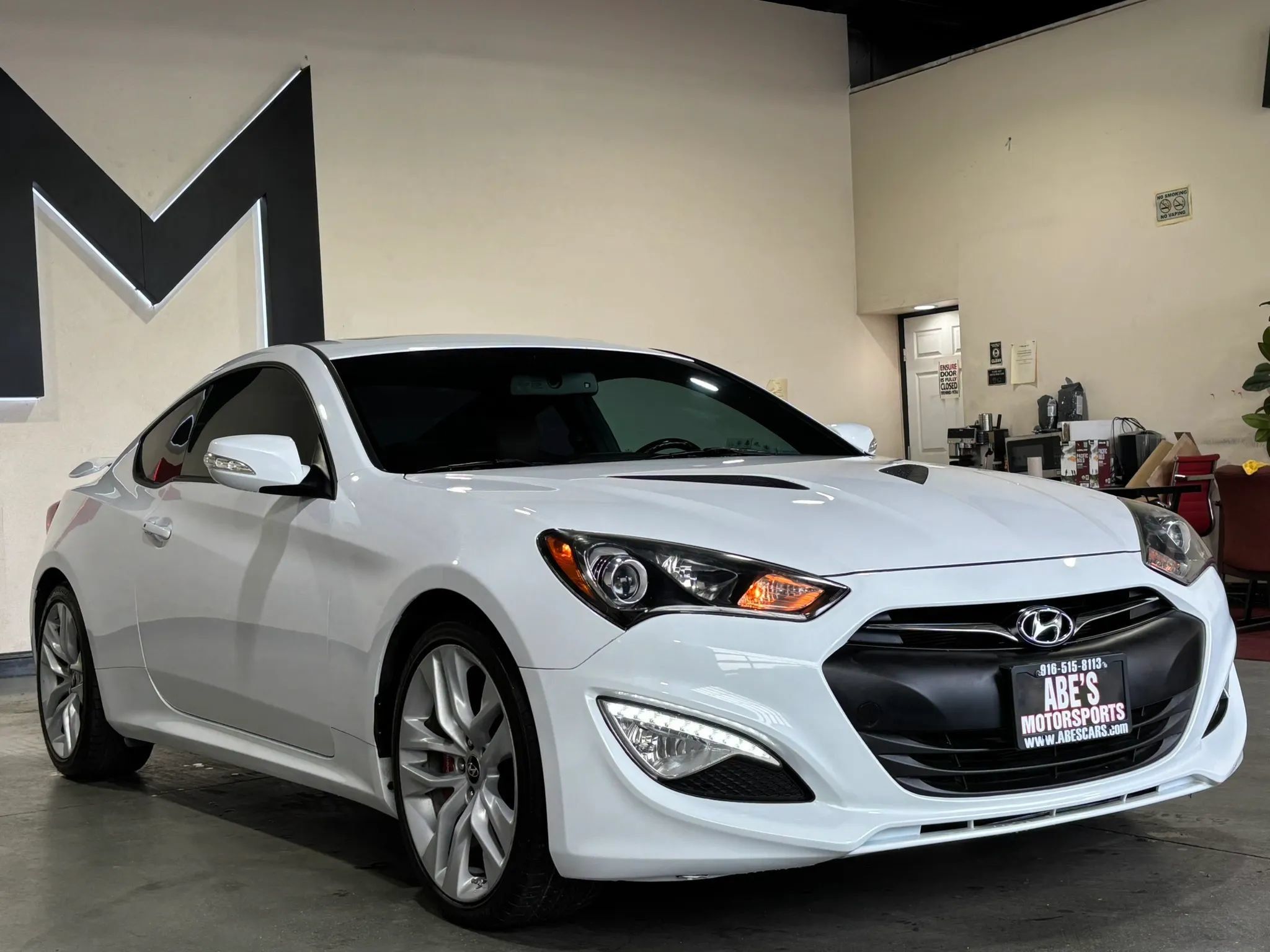 Used 2016 Hyundai Genesis Coupe 3.8 RWD image 3