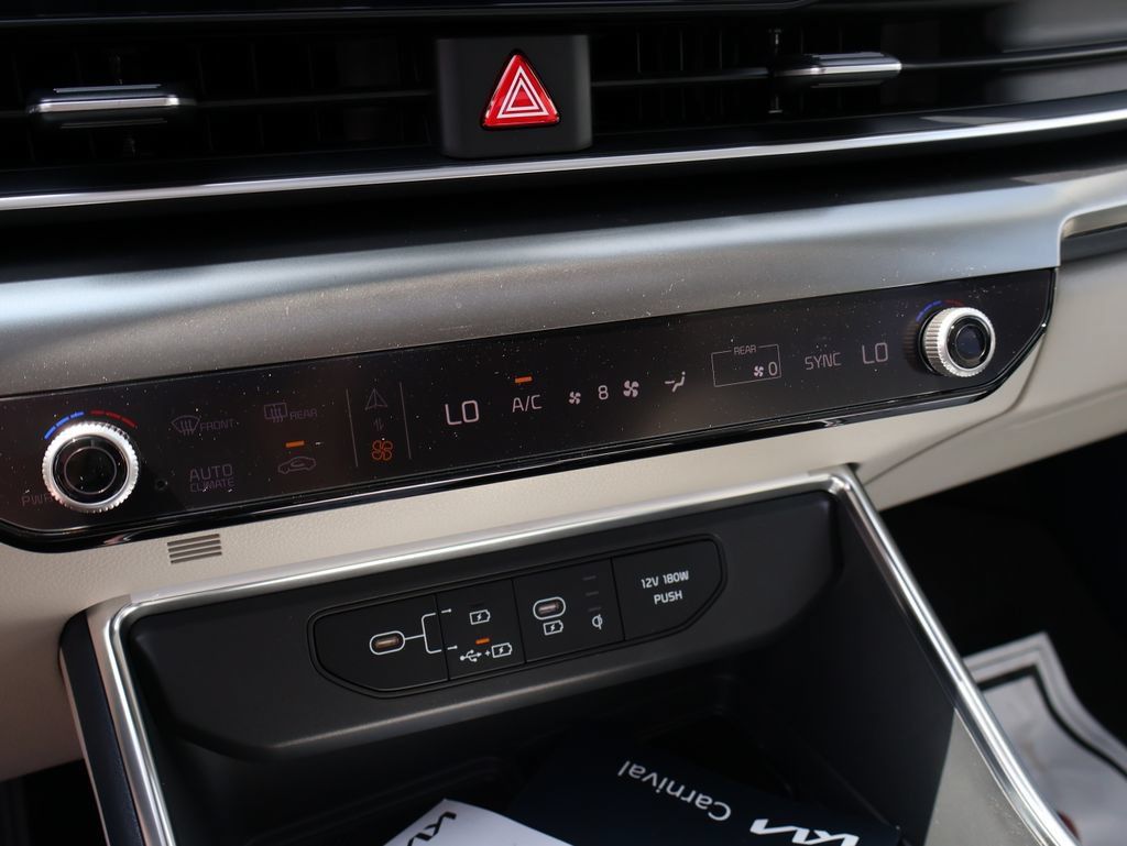 New 2026 Kia Carnival SX w/ SX Dark Edition Package FWD image 33