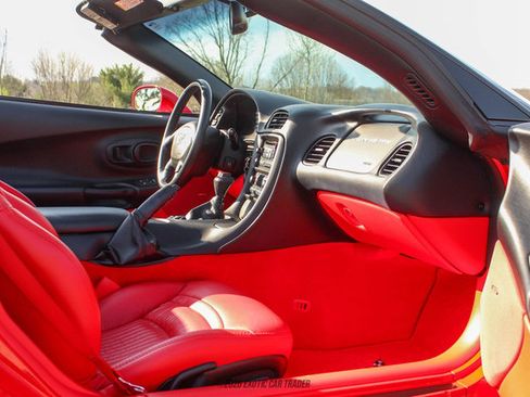 Used 2004 Chevrolet Corvette Convertible w/ Preferred Equipment Group RWD image 37