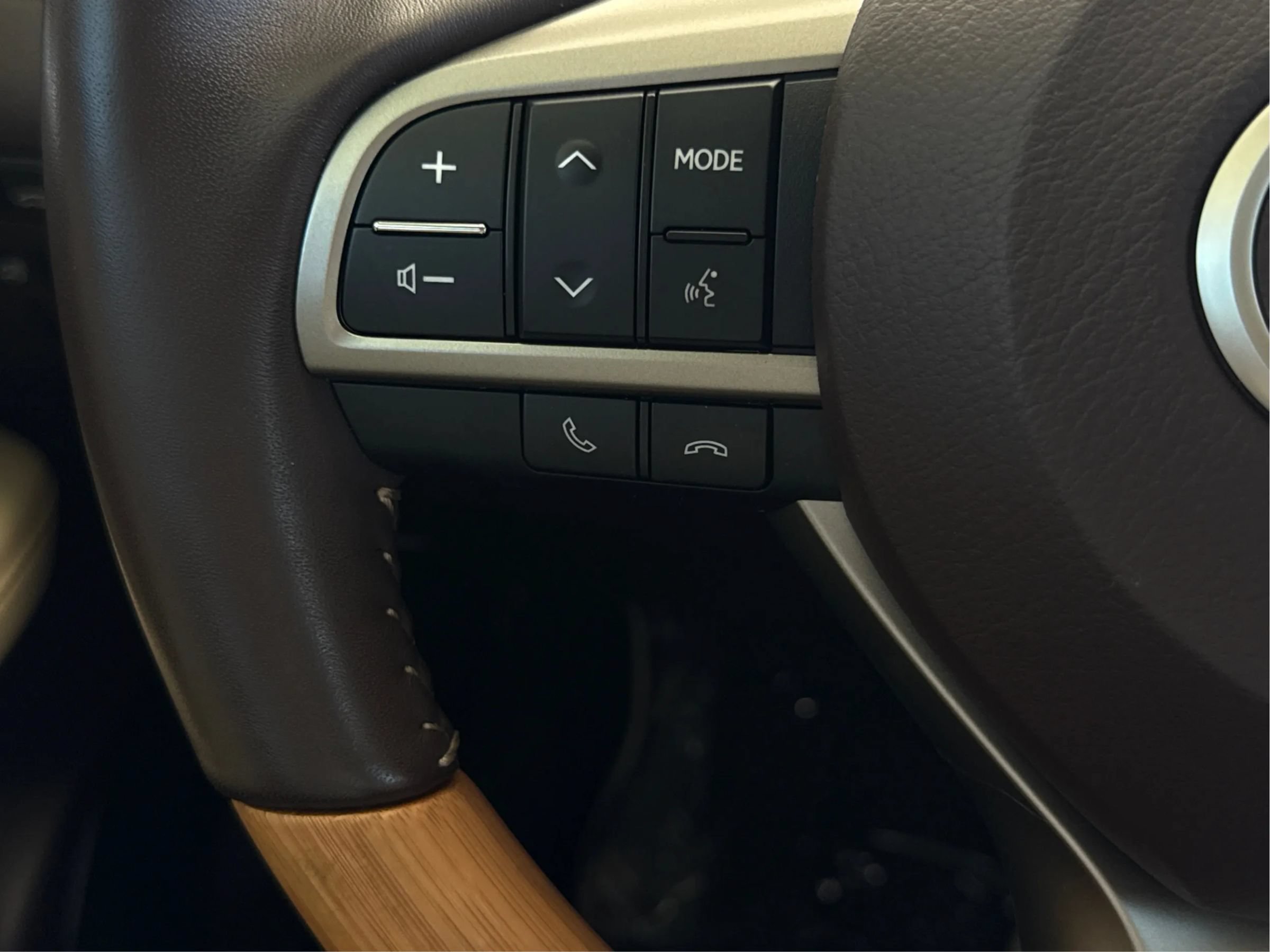 Used 2020 Lexus RX 350 FWD w/ Premium Package image 32