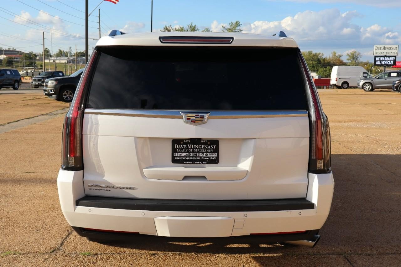Used 2019 Cadillac Escalade ESV Platinum AWD/4WD image 4