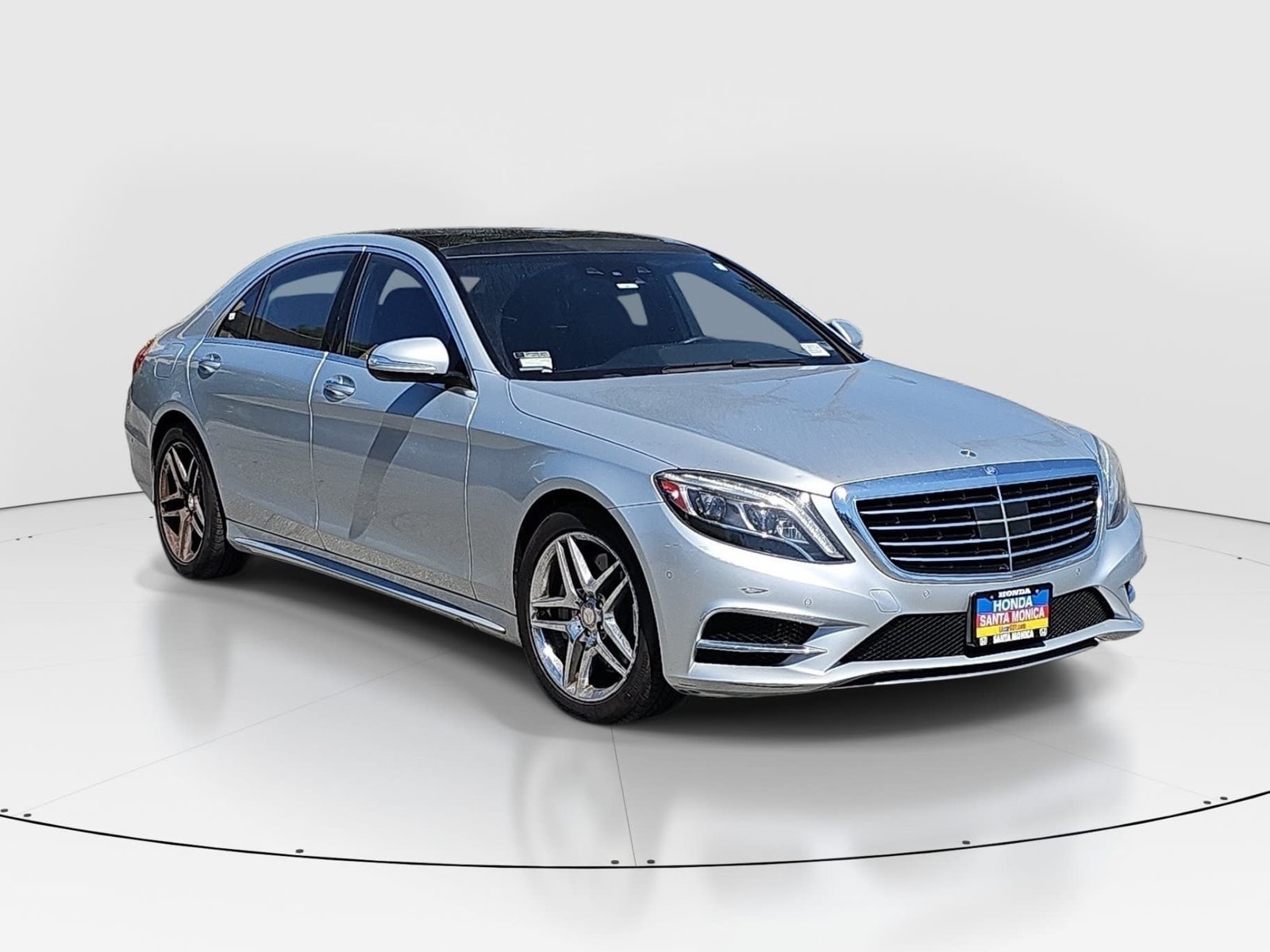 Used 2015 Mercedes-Benz S 550 Sedan image 3