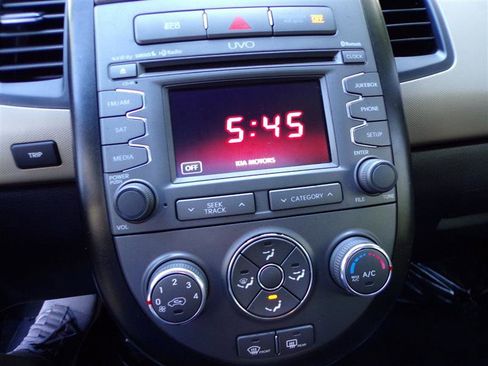 Used 2012 Kia Soul ! FWD image 39