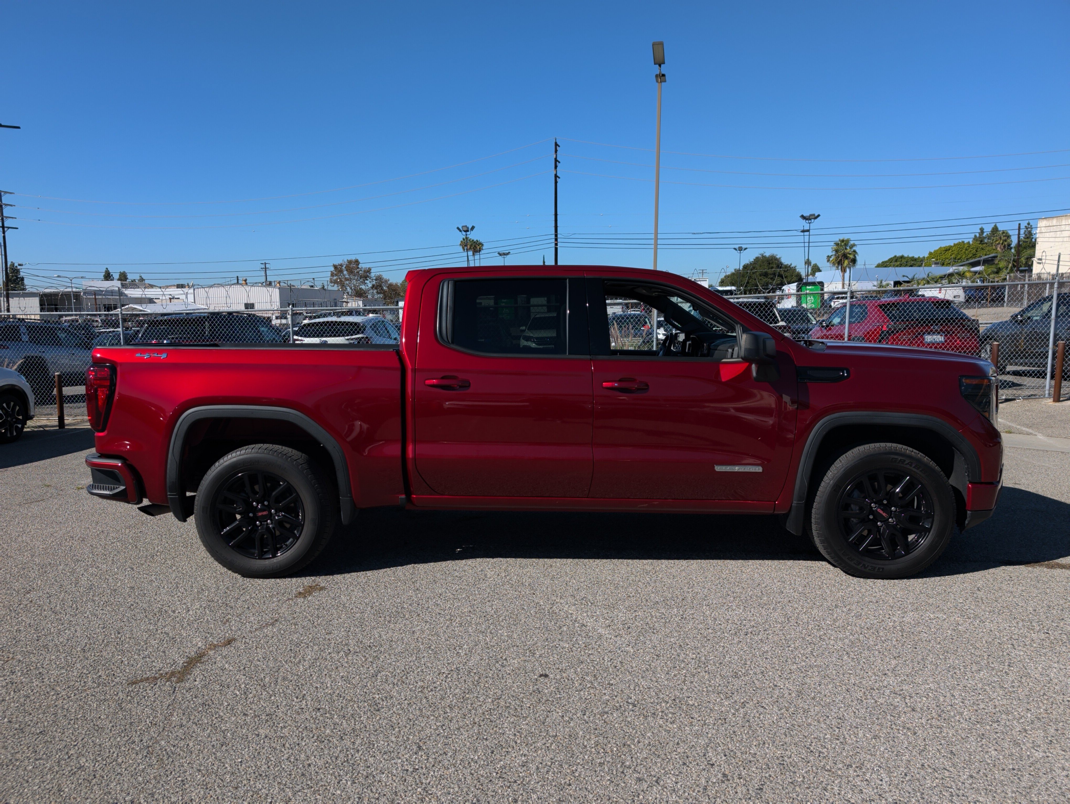 Used 2024 GMC Sierra 1500 Elevation AWD/4WD image 3