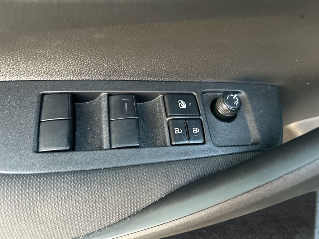Used 2026 Toyota Corolla SE FWD image 12