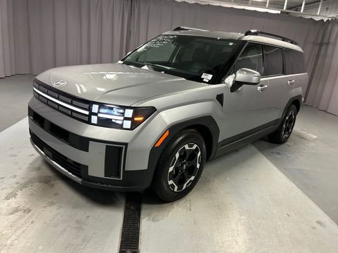 Used 2025 Hyundai Santa Fe SEL image 3