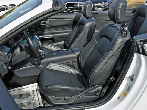 Used 2025 Ford Mustang Premium image 26