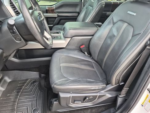 Used 2015 Ford F150 Platinum w/ Equipment Group 701A Luxury AWD/4WD image 16