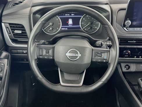Used 2025 Nissan Rogue SV AWD/4WD image 18