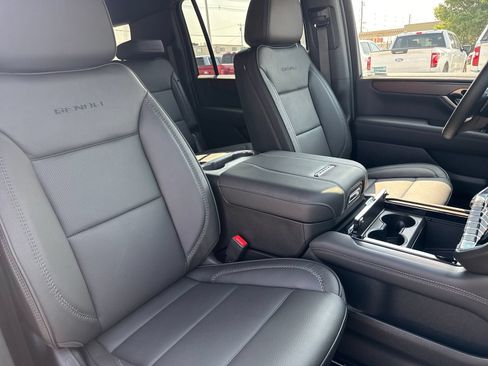 New 2026 GMC Yukon XL Denali w/ LPO, Floor Liner Package AWD/4WD image 19