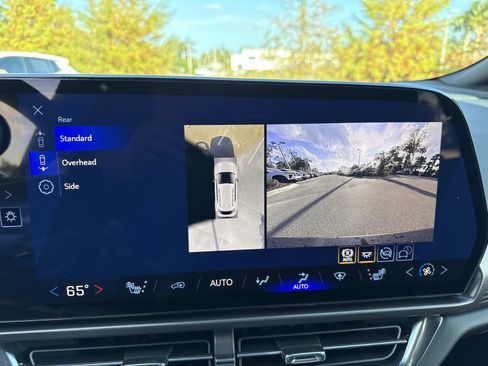 New 2026 Chevrolet Equinox EV LT image 24