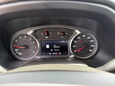 Used 2023 GMC Acadia SLT AWD/4WD image 18