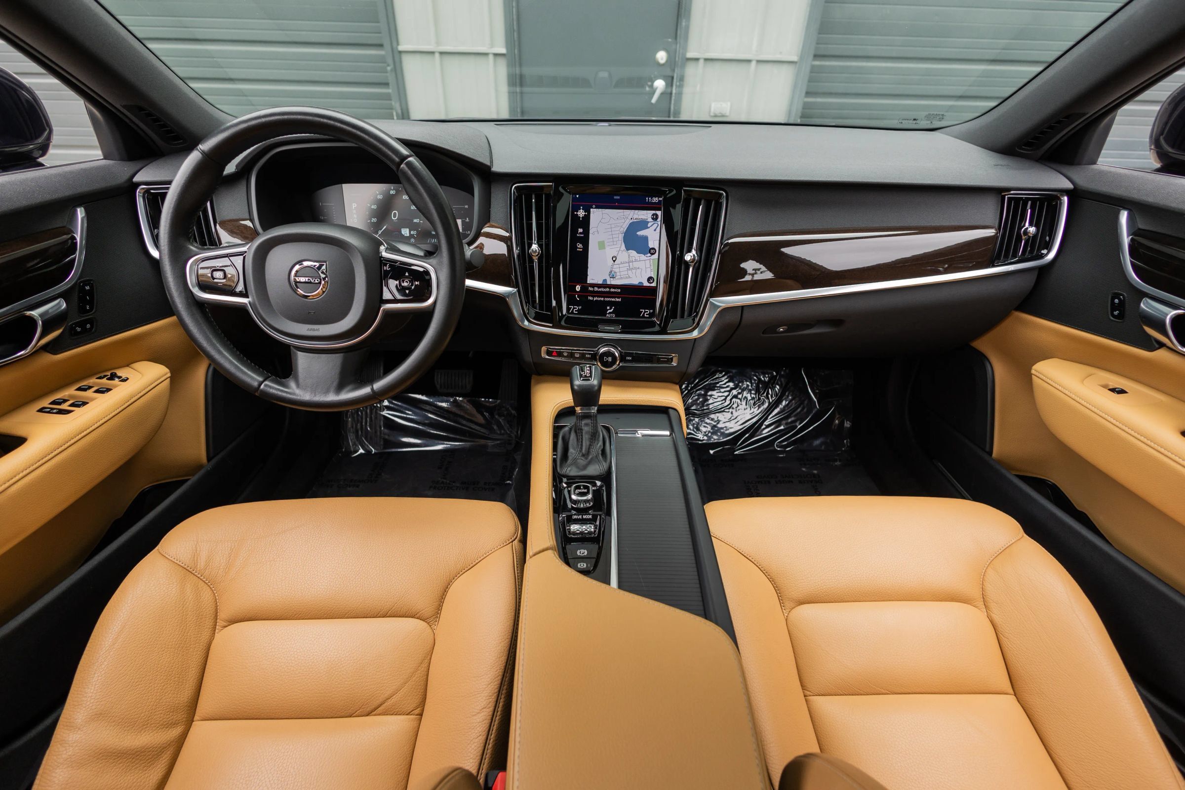 Used 2017 Volvo S90 T5 Momentum w/ Vision Package FWD image 18