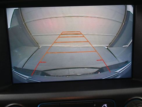 Used 2017 Chevrolet Colorado LT w/ LT Convenience Package image 6