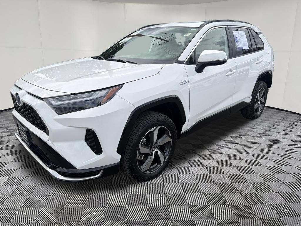 Used 2023 Toyota RAV4 SE w/ Weather & Moonroof Package AWD/4WD image 3