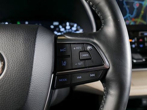 Used 2021 Toyota Highlander Platinum image 22