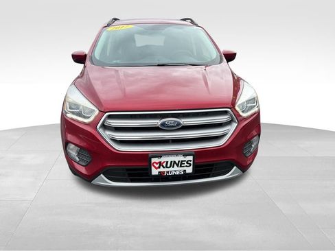 Used 2017 Ford Escape SE w/ Equipment Group 201A image 4