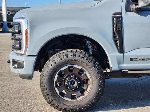 New 2026 Ford F250 Platinum w/ Tremor Off-Road Package AWD/4WD image 7