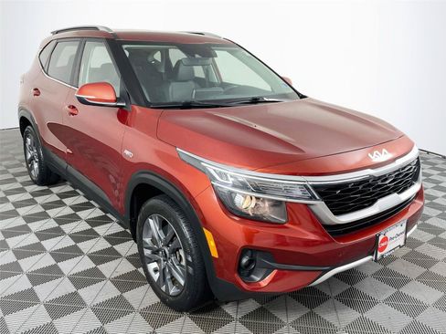 Used 2022 Kia Seltos S AWD/4WD image 1