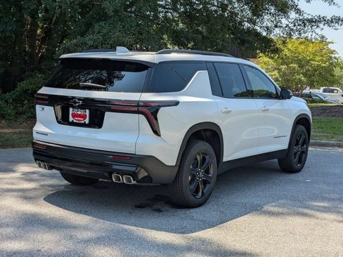 New 2027 Chevrolet Traverse LT w/ Midnight/Sport Edition FWD image 5