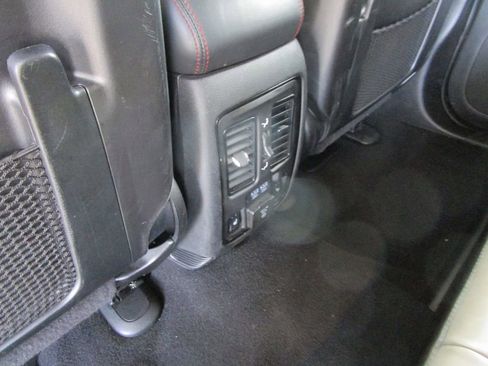 Used 2024 Dodge Durango GT image 18