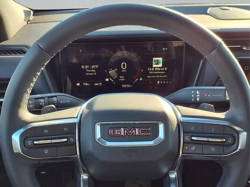 Used 2025 GMC Terrain Elevation w/ Elevation Premium Package image 17