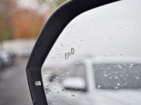 New 2026 Volkswagen Atlas Cross Sport SE image 10