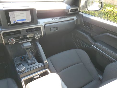 Used 2024 Toyota Tacoma SR5 AWD/4WD image 12