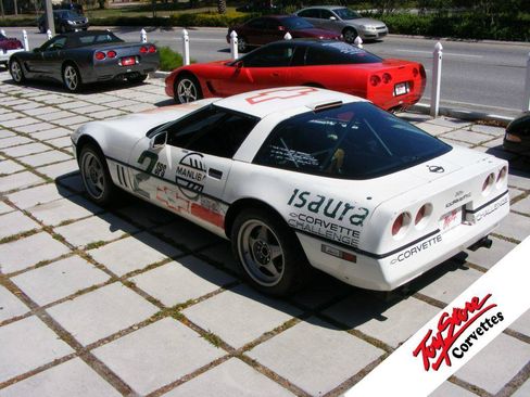 Used 1988 Chevrolet Corvette Coupe image 3