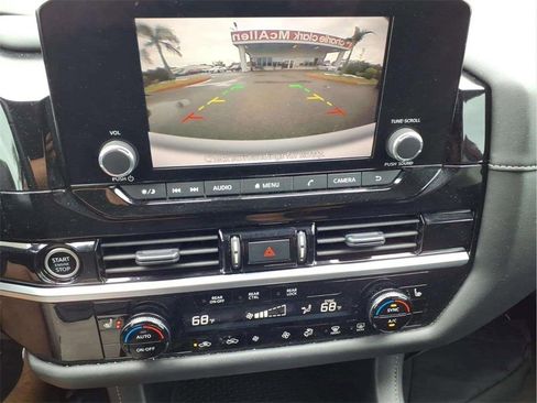 Used 2024 Nissan Pathfinder SV image 15